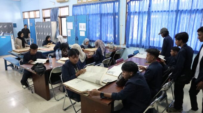 Perpustakaan Stikosa AWS Menjadi Rujukan Favorit Mahasiswa UIN KH Achmad Siddiq Jember