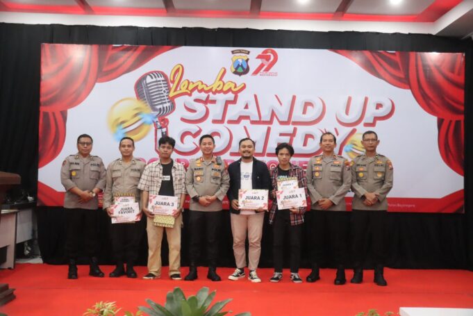 Hari Bhayangkara Ke-79, Kapolres Bojonegoro Tertawa Dengarkan Kritikan Komika dalam Lomba Stand-Up Comedy