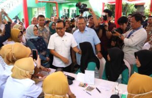 Wujudkan Generasi Sehat, Menko PMK Hadiri Pemeriksaan Gratis di Sekolah Bojonegoro