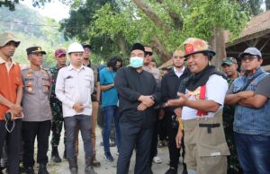 Kebakaran Sumur Minyak di Dukuh Gendono, Bupati Arief dan Forkopimda Lakukan Peninjauan