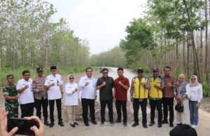Ditinjau DPR RI Bersama Bupati, Ruas Jalan Cabak – Bleboh Segera Mulus