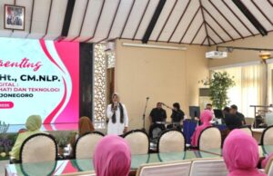 Bhayangkari Bojonegoro Gelar Seminar Parenting, Tegaskan Perempuan Sebagai Sekolah Pertama di Era Digital