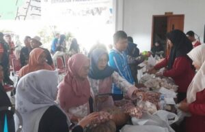 Gerakan Pangan Murah Digelar Pemkab Bojonegoro di Tapelan, Disambut Antusias Warga