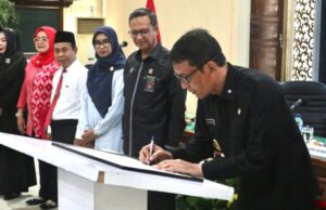 Pemkab Bojonegoro dan Para Stakeholder Tandatangani Komitmen Bersama Cegah Kekerasan dan Perkawinan Usia Anak