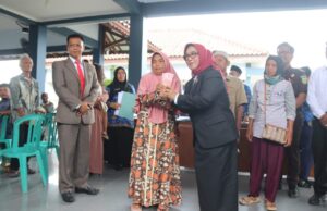 Ribuan Buruh Tani Tembakau di Blora Terima BLT DBHCHT 2025
