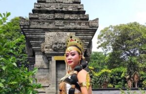 Lila Kavya Guru SMPN 5 Bojonegoro yang Inspiratif, Selalu Inovatif Merawat Seni Tradisi di Era Digital