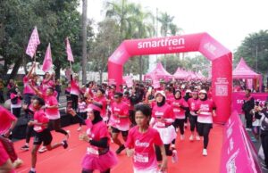 Wakil Bupati Bojonegoro Nurul Azizah Berangkatkan Ribuan Peserta Smartfren Fun Run 2025