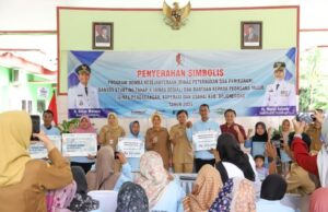 Pemkab Bojonegoro Perkuat Ekonomi Kerakyatan Lewat Penyerahan Bantuan Tiga Program Sekaligus di Kecamatan Kapas