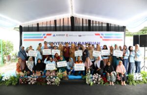 Sambut Hari Jadi ke-348, Pemkab Bojonegoro dan PT ADS Berikan Bantuan ke Pedagang Mlijo