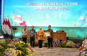 Kabupaten Bojonegoro Raih Dua Penghargaan pada High Level Meeting TPID, TP2DD, dan TP2ED Jawa Timur
