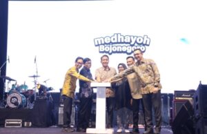 Bupati Setyo Wahono Launching Logo Medhayoh Bojonegoro di Festival Banyu Urip 2025