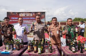 Ribuan Botol Miras Hasil Operasi Cipta Kondisi Akhir Tahun 2025 Dimusnahkan Polres Blora