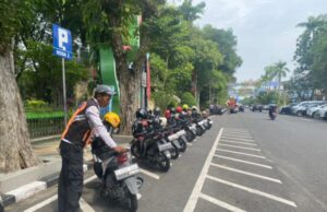 Dishub Bojonegoro Terus Tertibkan Parkir di Kawasan Kota, Lancarkan Lalu Lintas dan Kenyamanan Pengguna Jalan