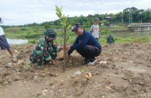 Mitigasi Bencana, Tiga Pilar di Kedungsumber Temayang Bojonegoro Tanam Ratusan Pohon Produktif