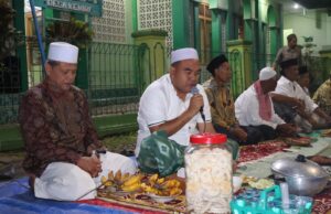 Rayakan Jalan Baru, Bupati Arief Sahur Bersama Warga di Desa Kemiri