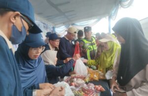 Warga Antusias Belanja Kebutuhan Pokok di Gerakan Pangan Murah Pemkab Bojonegoro