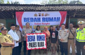 Sambut HUT Bhayangkara Ke-80, Polres Blora Bedah Tiga Rumah Warga Kurang Mampu