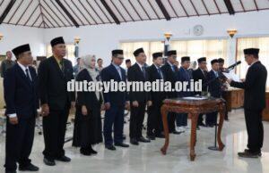 Bupati Bojonegoro Lantik Pengurus Dewan Pendidikan, Dorong Tingkatkan SDM untuk Pembangunan Daerah