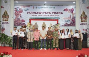Hadiri Purnawiyata Siswa SMPN 2 Purwosari, Bupati Bojonegoro Tegaskan Pentingnya Pendidikan Tinggi untuk Masa Depan