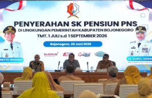 113 PNS Lingkup Pemkab Bojonegoro Terima SK Pensiun, Bupati Setyo Wahono Ucapkan Terimakasih