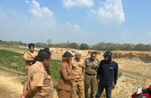 Jawab Keluhan Warga, Pemkab Bojonegoro Hentikan Pengerukan dan Penjualan Tanah dari Lahan Pertanian