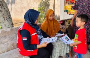 PMI Bojonegoro Turun Langsung ke Rumah Warga, Ajak Jaga Kebersihan dan Hemat Air di Musim Kemarau