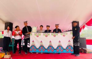 Kolaborasi dengan Mahasiswa KKN PINTAR Unugiri, Desa Margomulyo Kembangkan Batik Lelaku Sulur Wungu