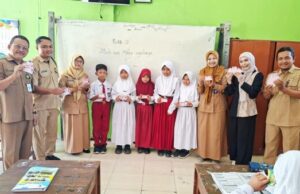 Kecamatan Purwosari Jemput Bola Adminduk, Perekaman KIA di Sekolah Bagi Anak PAUD dan Siswa SDN