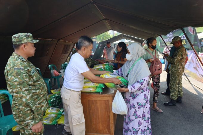 Sambut HUT ke-81 TNI dan HUT ke-76 Kodam IV/Diponegoro, Kodim Blora Gelar Bazar Murah
