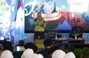 Cantika Wahono Dorong Mahasiswa IKIP PGRI Bojonegoro Jadi Generasi Kreatif dan Pencipta Lapangan Kerja