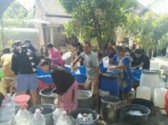 Pegawai Dinsos Bojonegoro Galang Donasi Mandiri untuk Bantu Air Bersih untuk Warga Terdampak Kekeringan