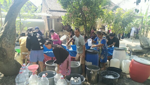 Pegawai Dinsos Bojonegoro Galang Donasi Mandiri untuk Bantu Air Bersih untuk Warga Terdampak Kekeringan