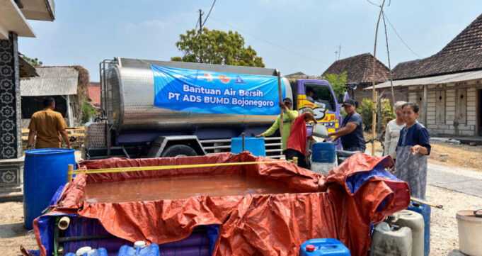 Kekeringan di Kedungadem, PT ADS Distribusikan 128 Ribu Liter Air Bersih ke 8 Desa