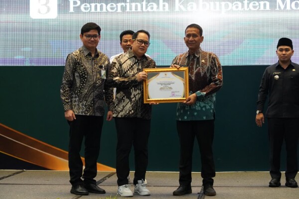 Beri Jaminan Sosial Ketenagakerjaan Bagi Warganya, Bojonegoro Raih Peringkat Ke-2 Jamsostek Award Jatim 2026